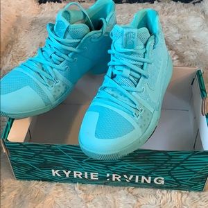 kyrie 3 mint green